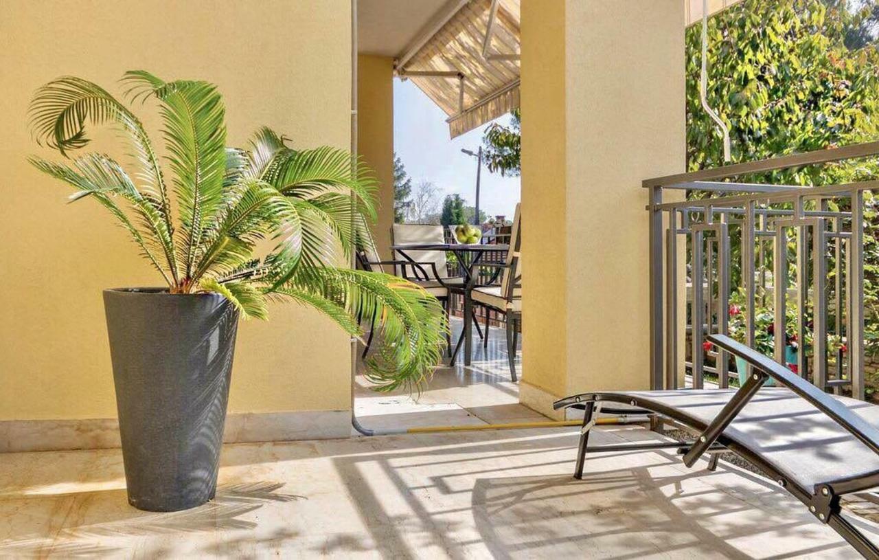 Апартаменты Apartman Eta Пула Экстерьер фото