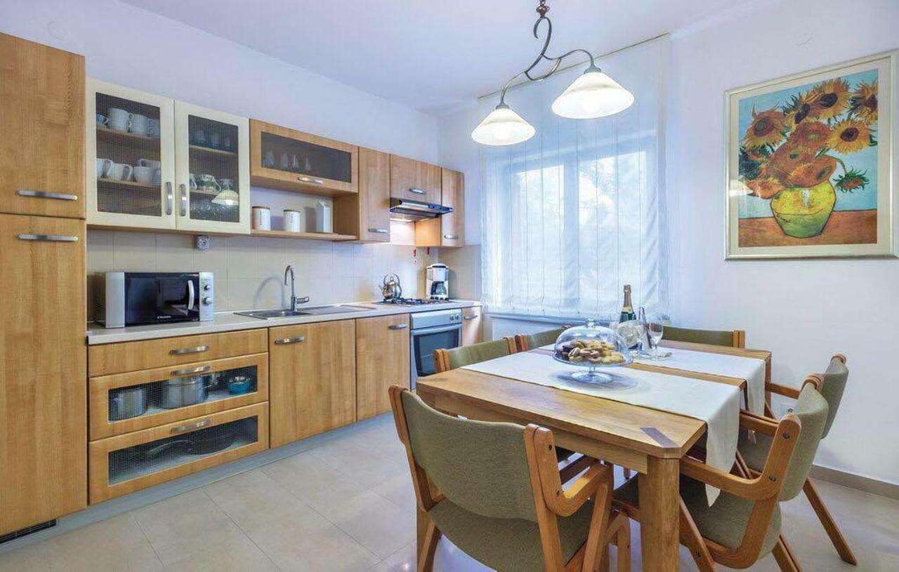 Апартаменты Apartman Eta Пула Экстерьер фото
